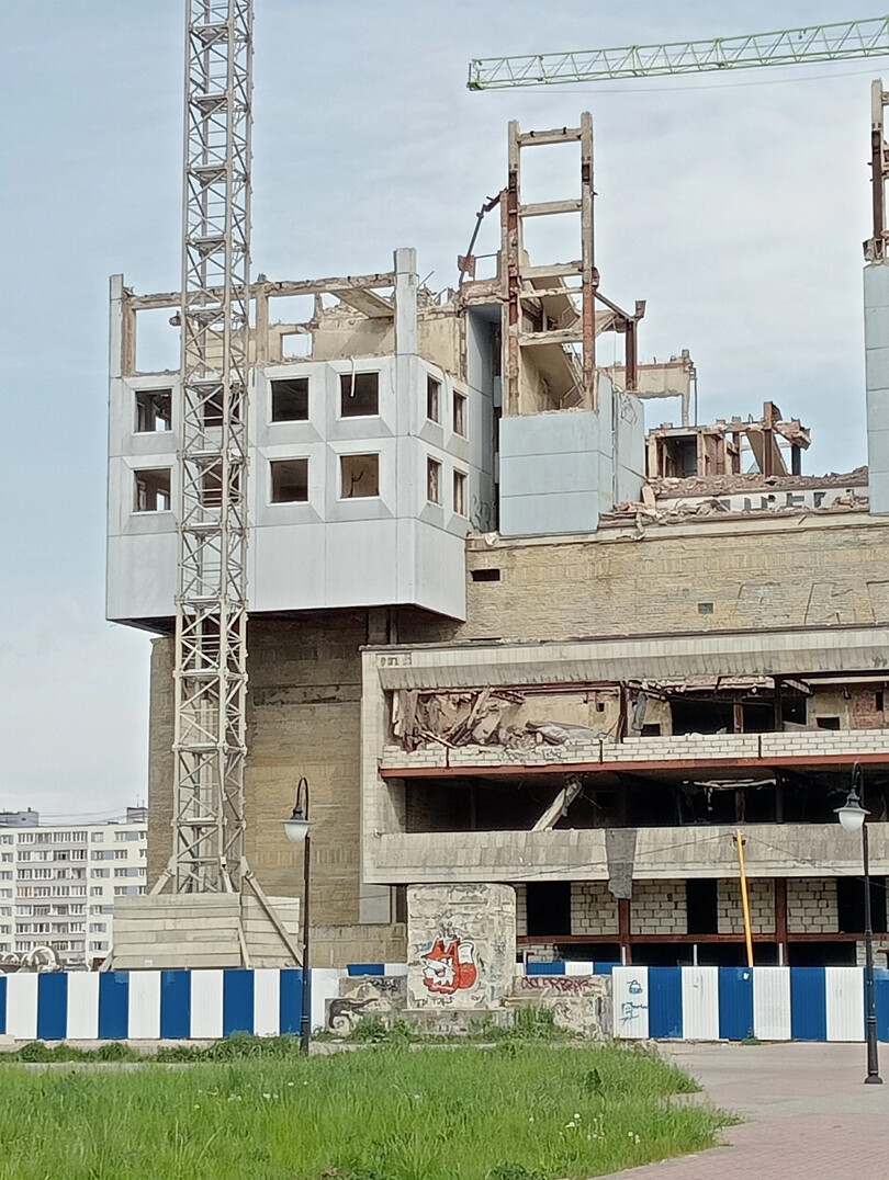 Покойся с миром, Дом Советов!.. 7 770624